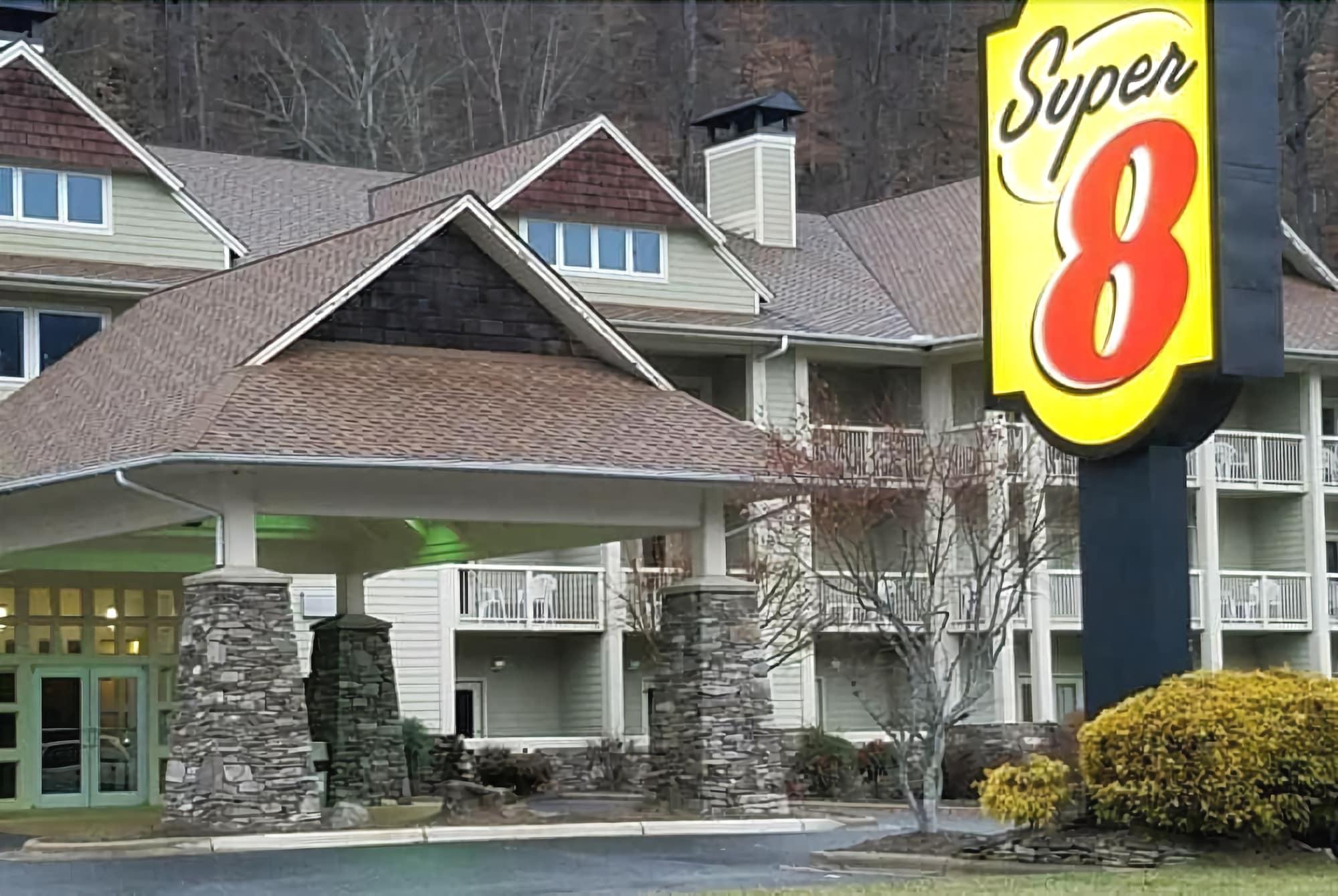 Super 8 By Wyndham Cherokee Dış mekan fotoğraf